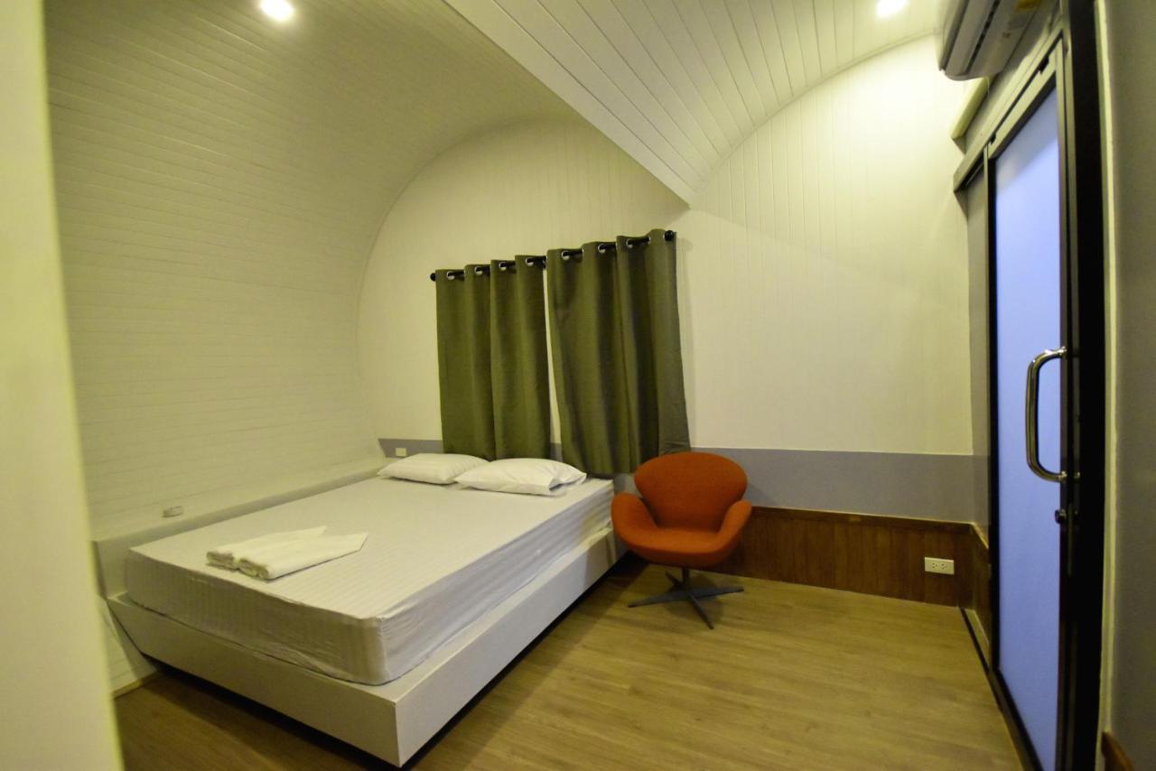 Tiny Hut Resort Bangkok Extérieur photo