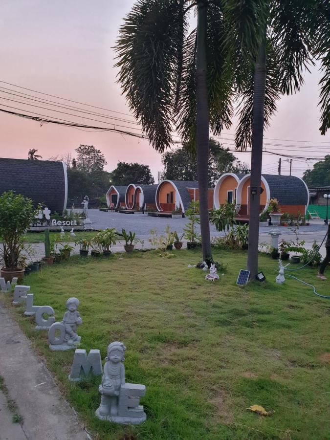 Tiny Hut Resort Bangkok Extérieur photo
